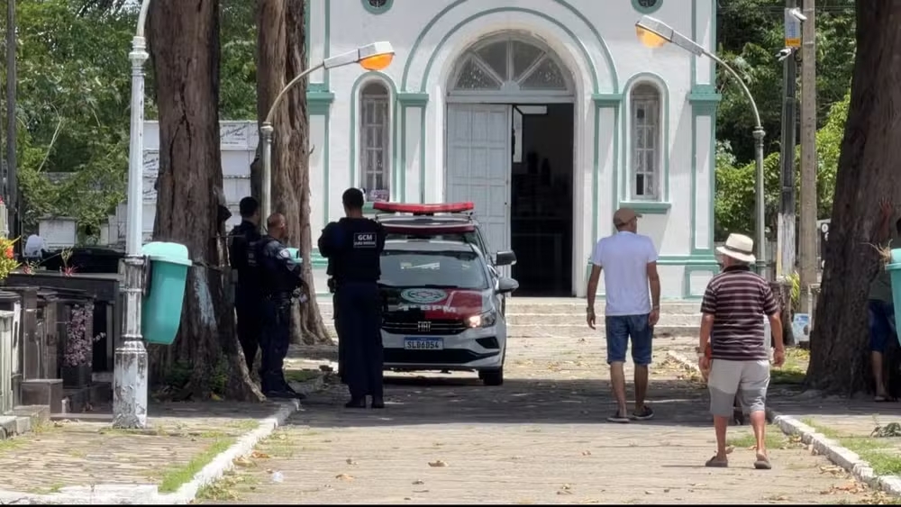 tumulo-e-violado,-corpo-e-desenterrado-e-decapitado-em-cemiterio-de-joao-pessoa