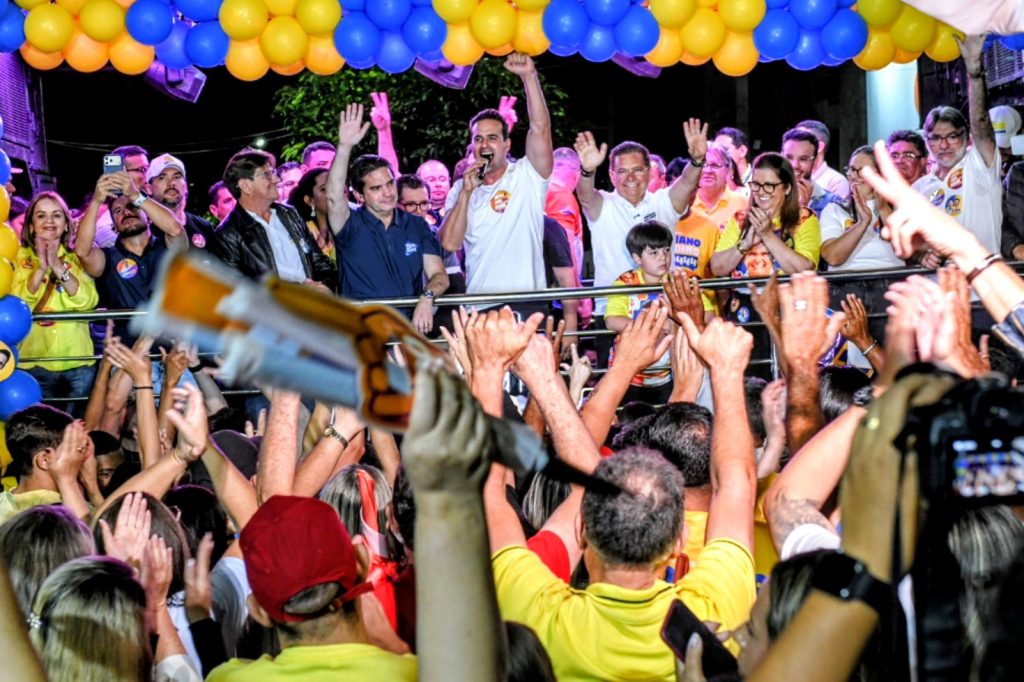 em-comicio,-lucas-destaca-parceria-que-garantiu-r$-350-milhoes-investidos-pelo-estado-em-pocinhos