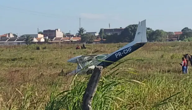 aviao-de-pequeno-porte-faz-pouso-forcado-perto-de-viaduto-na-grande-joao-pessoa