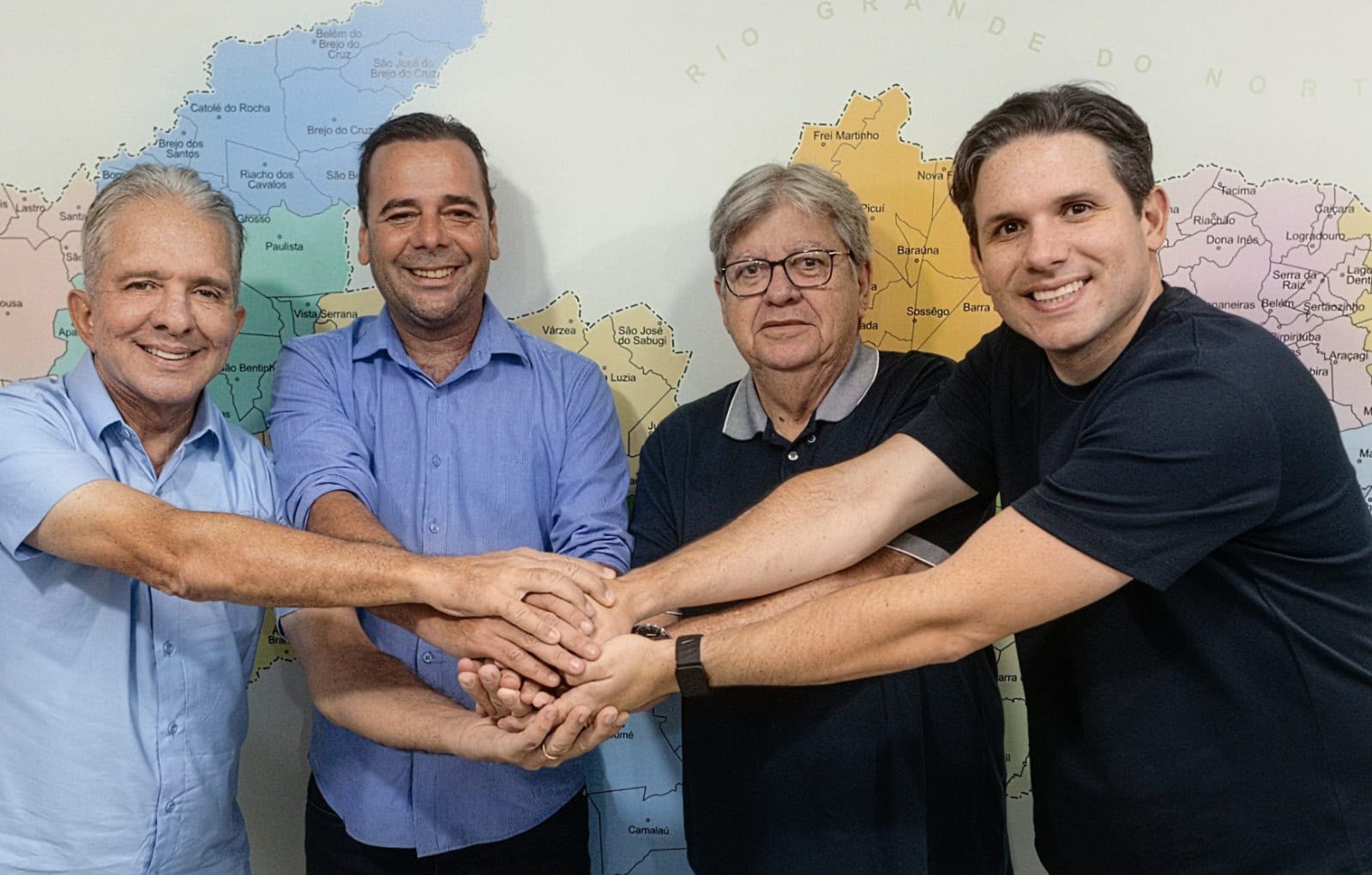 prefeito-de-sao-joao-do-tigre-deixa-veneziano-e-anuncia-apoio-a-chapa-completa-do-governo