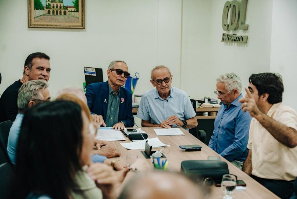 cicero-lucena-se-reune-com-representantes-da-cdl-de-joao-pessoa
