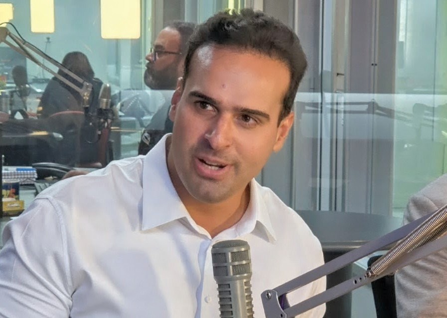 em-debate,-lucas-anuncia-r$-15-milhoes-para-startups-e-novo-distrito-industrial-em-cg