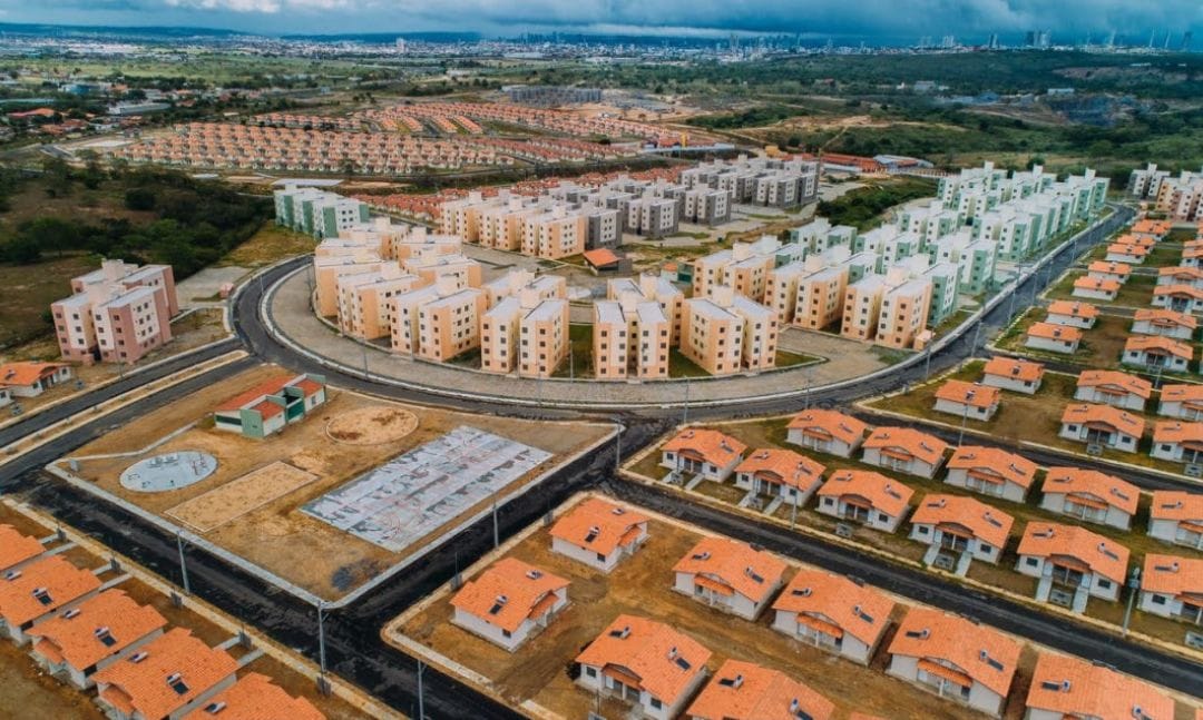 apos-cobranca-de-lucas,-bruno-assina-cessao-de-terreno-para-escola-no-aluizio-campos-cinco-meses-depois
