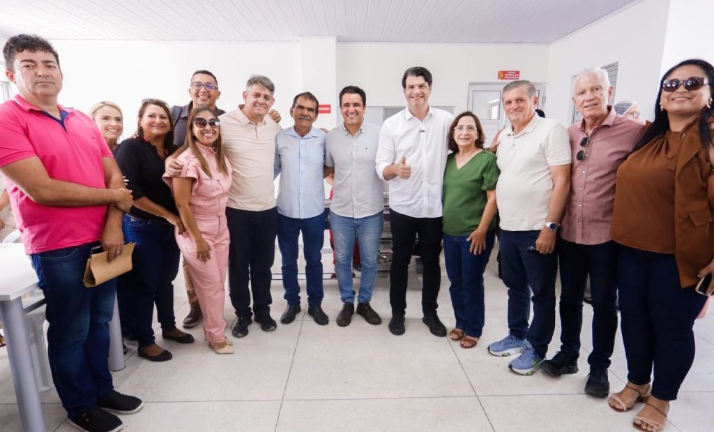 leo-bezerra-entrega-nova-cozinha-comunitaria-e-anuncia-restaurante-popular