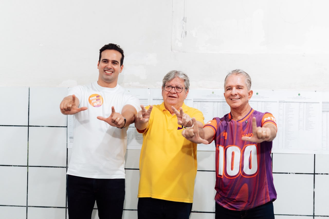 lucas-e-joao-acompanham-voto-de-nabor-em-patos-e-reforcam-unidade-do-projeto-politico-para-a-pb