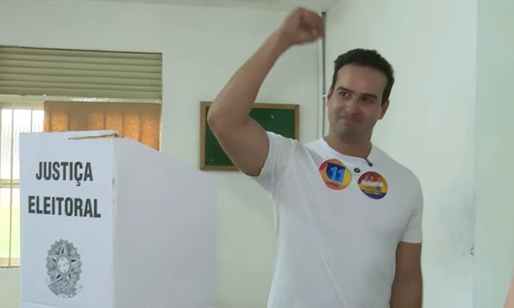 lucas-ribeiro-vota-em-campina-grande-e-destaca-unidade-da-chapa