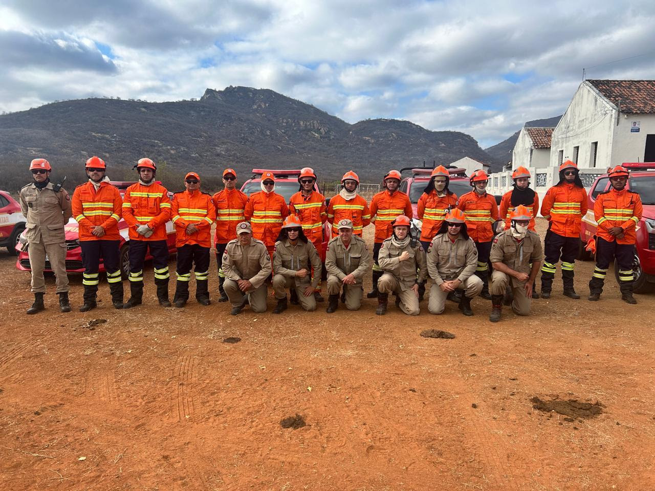 bombeiros-mobilizam-forca-tarefa-para-combater-incendio-no-sertao-da-pb