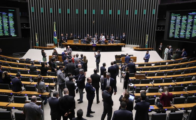 camara-dos-deputados-tera-seis-deputados-com-deficiencia-em-2027