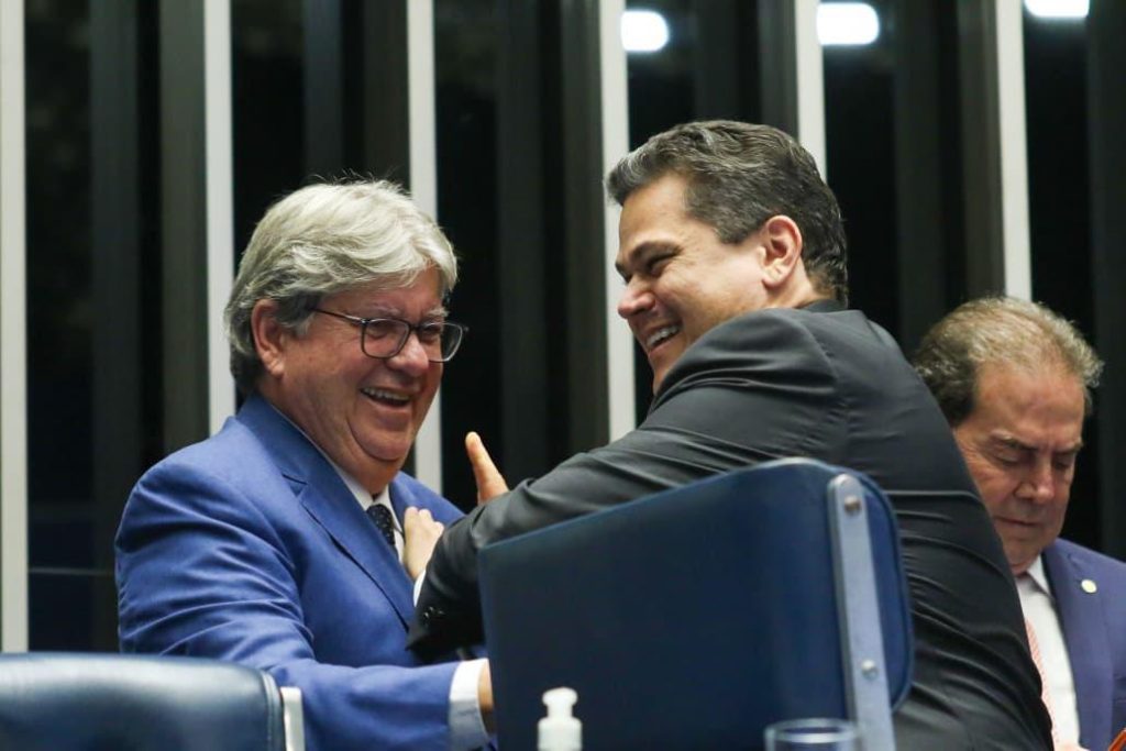 ‘vitoria-do-trabalhador’:-joao-acompanha-aprovacao-do-fim-da-escala-6×1-no-senado
