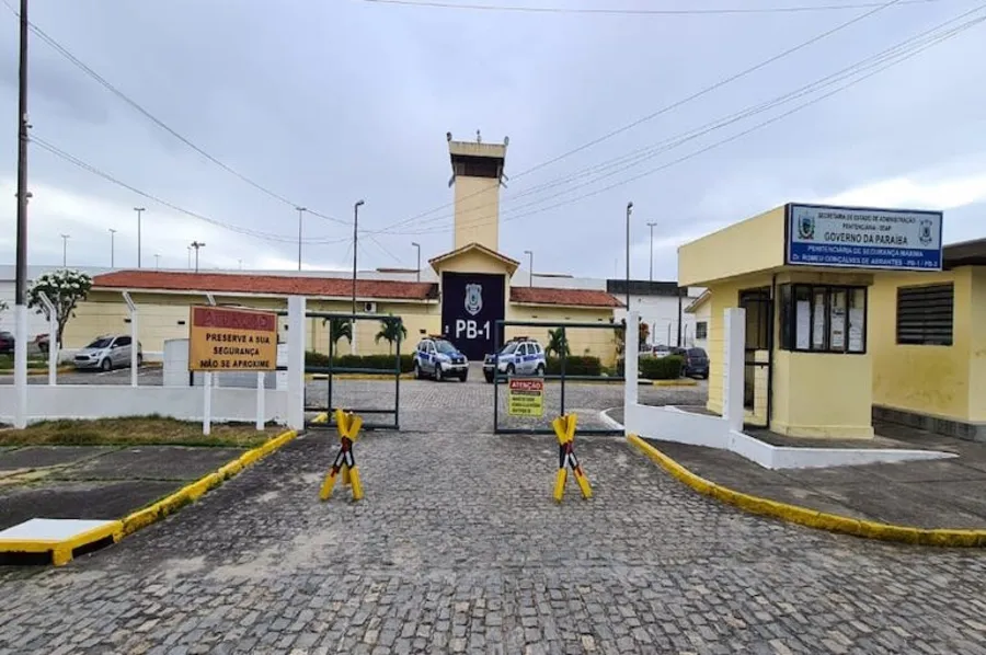 pais-suspeitos-de-matar-bebe-de-23-dias-a-facadas-sao-transferidos-para-presidios-de-joao-pessoa