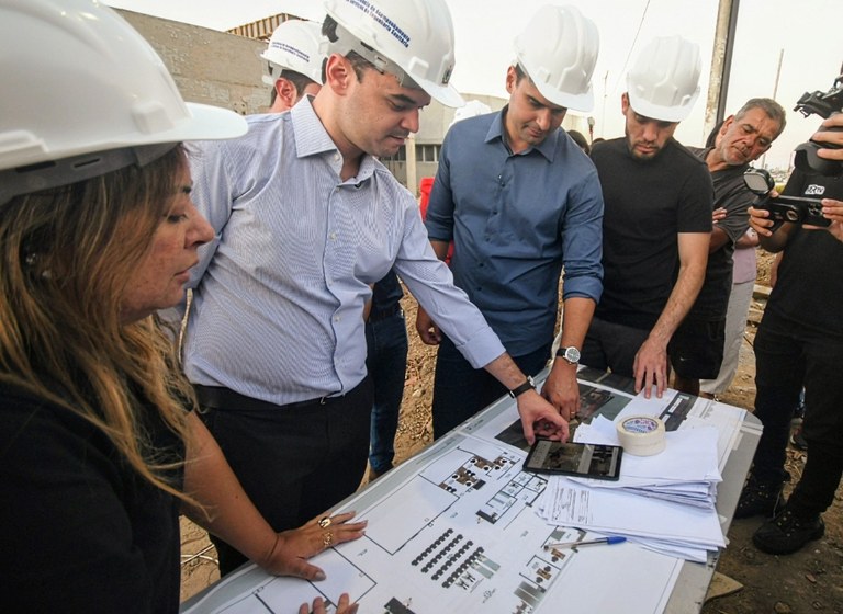 lucas-ribeiro-inspeciona-obras-no-hospital-de-trauma-de-campina-grande