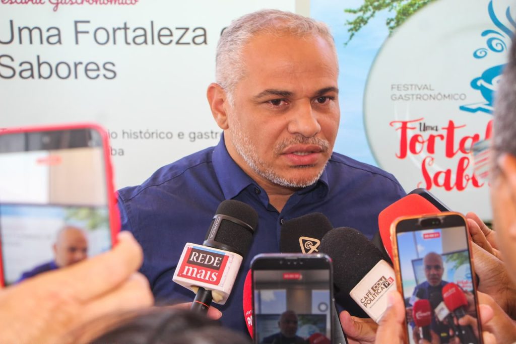 evilasio-mostra-forca-politica-e-emplaca-aliado-na-presidencia-da-camara-de-cabedelo