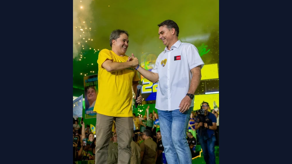 efraim-filho-vota-acompanhado-de-familiares-e-aliados-no-altiplano,-em-jp