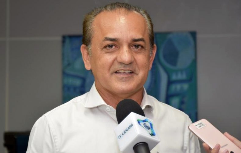 corujinha-chega-a-21-apoios-com-adesao-de-toinho-pe-de-aco-e-fortalece-bancada-de-leo-bezerra